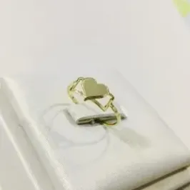 ANEL CORAÇÃO NO QUADRADO DOURADO