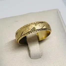 ANEL INTEIRO TRABALHADO DOURADO