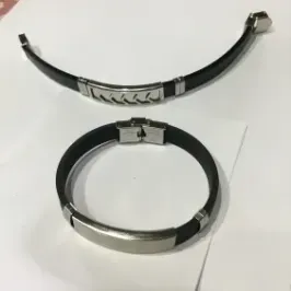BRACELETE BORRACHA PRETO BANHO DE PRATA