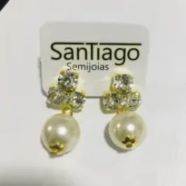 BRINCO PÉROLA GRANDE COM 3 STRASS PENDUREZA 