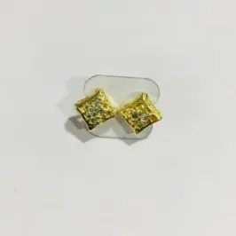 BRINCO QUADRADO PEDRA CHECA PEQUENO 