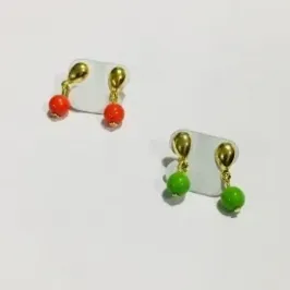 BRINCO RESINA PENDUREZA VERDE/VERMELHA 
