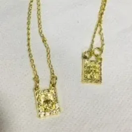 ESCAPULÁRIO CURTO PEDRA CHECA DOURADO