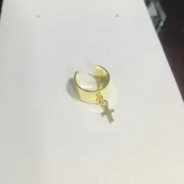 PIERCING FAKE CRUZ PENDUREZA DOURADO