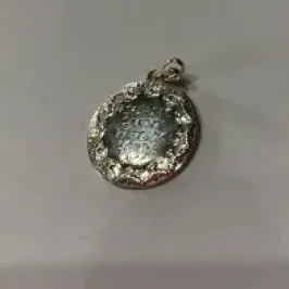 PINGENTE ESPIRITO SANTO REPOUSA BANHO DE PRATA