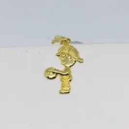 PINGENTE MENINO BOLA NA MÃO 