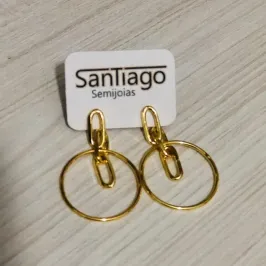 BRINCO ESFÉRICO COM ELOS DOURADO