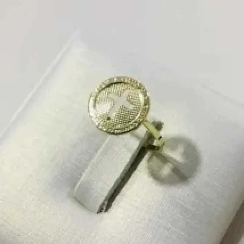 ANEL CÍRCULO FECHADO CRUZ VAZADA DOURADO
