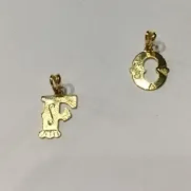 PINGENTE LETRAS PEQUENAS DOURADO