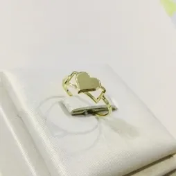 ANEL CORAÇÃO NO QUADRADO DOURADO