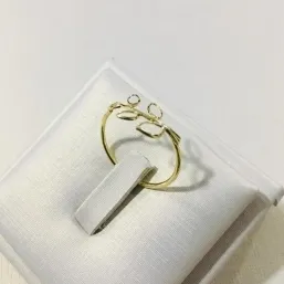 ANEL FOLHAS VAZADAS DOURADO