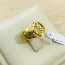 ANEL LOSANGO GROSSO COM PEDRA CHECA DOURADO