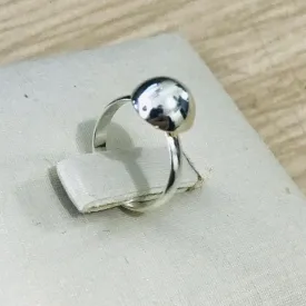 ANEL MEIA BOLA PEQUENO BANHO DE PRATA