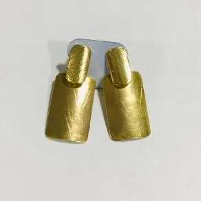 BRINCO 3 PLACAS LISO PENDUREZA DOURADO