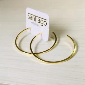 BRINCO ARGOLA FINA MÉDIO DOURADO