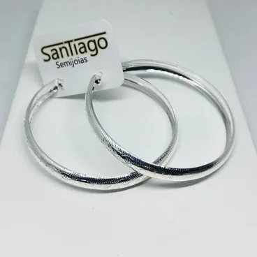 BRINCO ARGOLA TRABALHADA GRANDE DCAR BANHO DE PRATA