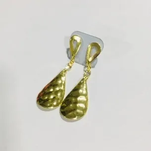BRINCO GOTA TRABALHADA PENDUREZA DOURADO