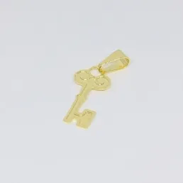 PINGENTE CHAVE LEVE DOURADO CVL