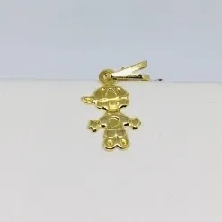 PINGENTE MENINO DE BONÉ DOURADO