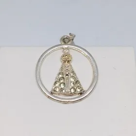 PINGENTE NOSSA SENHORA ARREDONDADA BANHO DE PRATA 