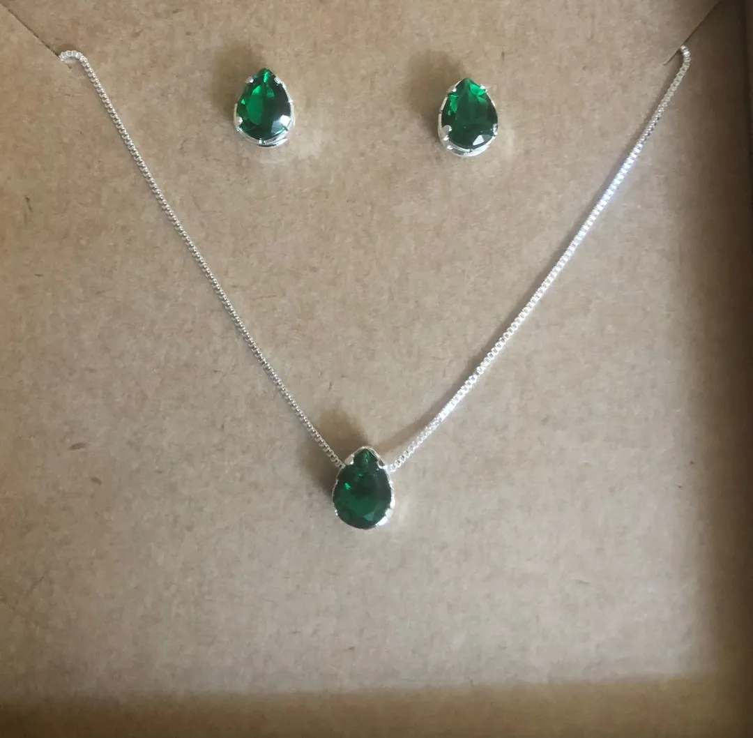 CONJUNTO CAIXINHA GOTA VERDE MÉDIO ZIRCÔNIA BANHO DE PRATA