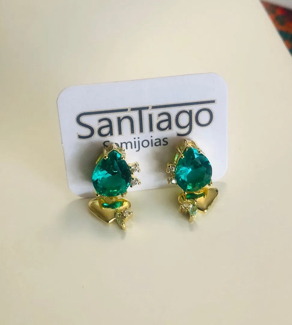 BRINCO GOTA VERDE COM CORAÇÃO PENDURADO PH