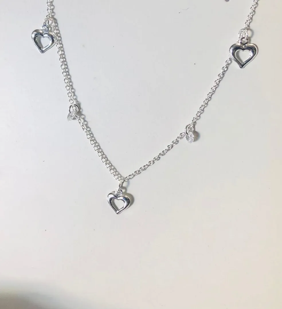 CORRENTE CHOKER CORAÇÃO PEQUENO VAZADO BANHO DE PRATA ADNY
